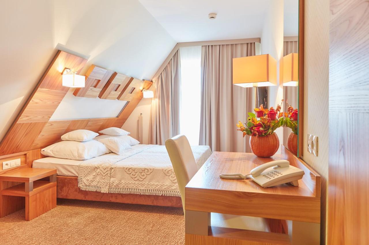 Hotel Zbojnicowka Bukowina Tatrzańska Exteriör bild