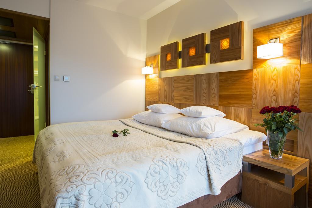 Hotel Zbojnicowka Bukowina Tatrzańska Rum bild